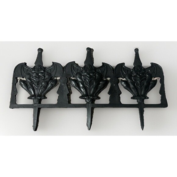 Halloween Gargoyle Gothic Winged Demon 21” Plastic Fence Yard Border Black - Picture 1 of 4